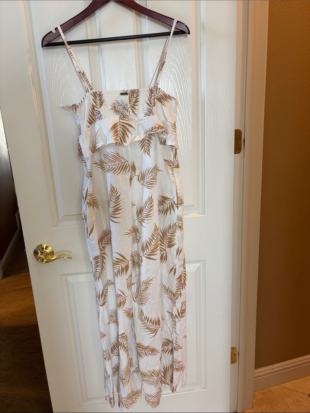 Billabong White Jumpsuit with Tan Palm Print - Picture 5 of 11